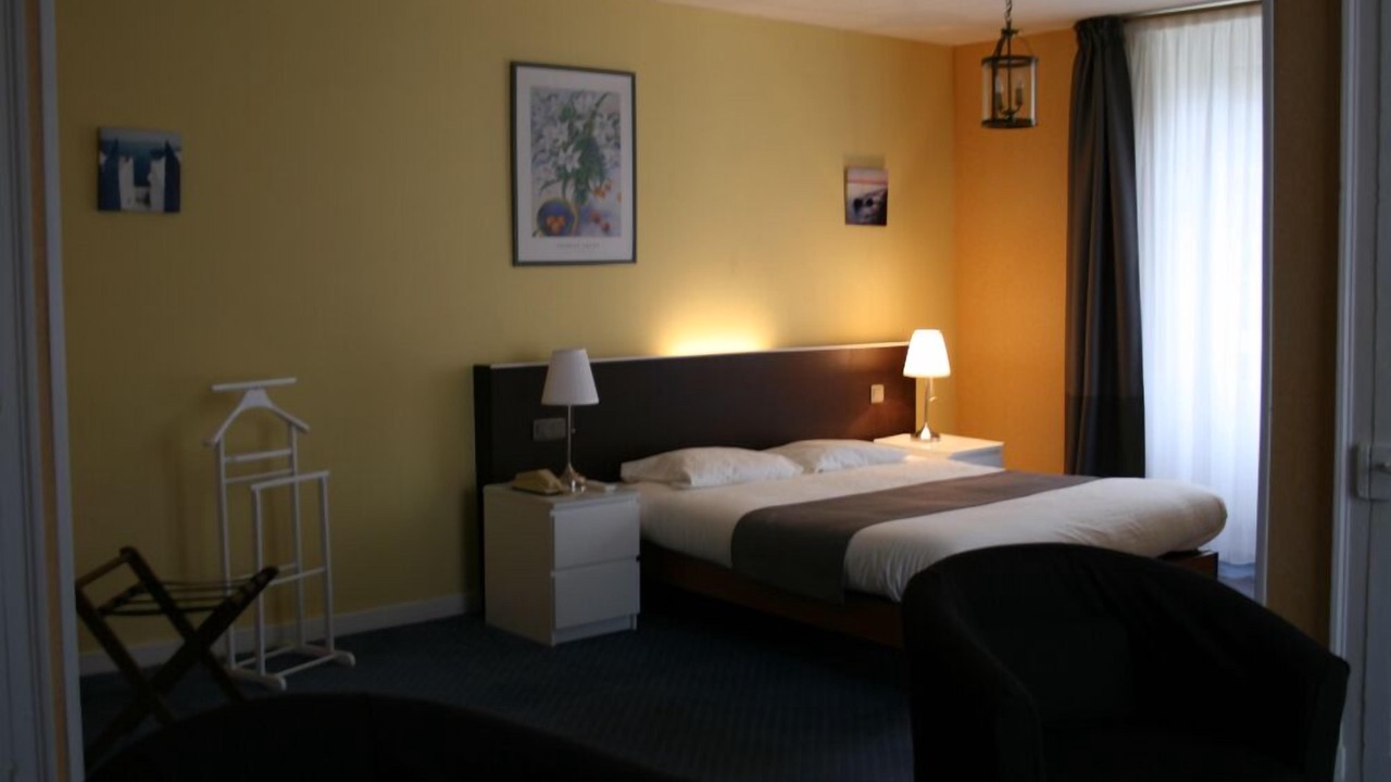 Photo of Bedroom in Saint-Bonnet-Troncais