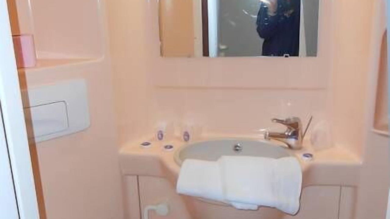 Photo of Bathroom in Saint-Bonnet-Troncais