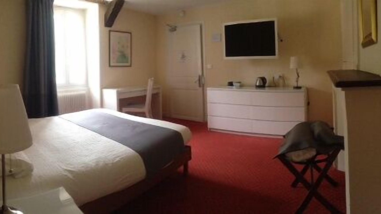 Photo of Bedroom in Saint-Bonnet-Troncais