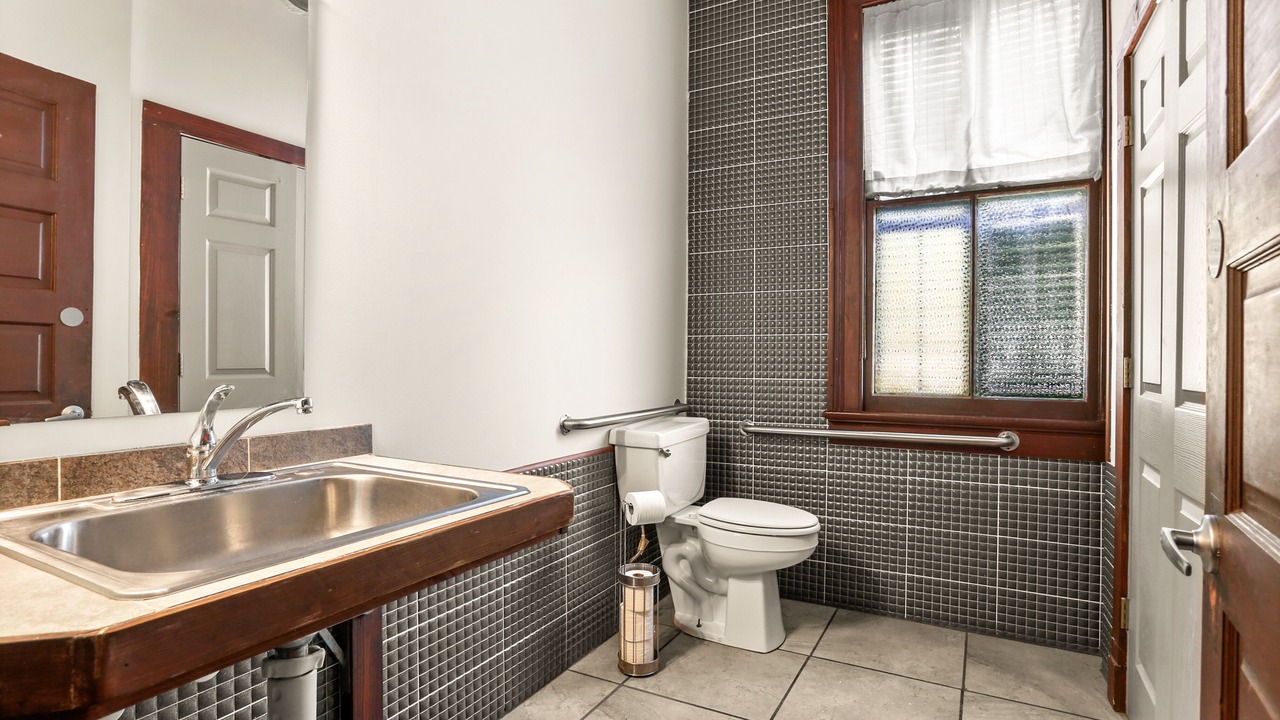 Photo of Bathroom in Mid-City