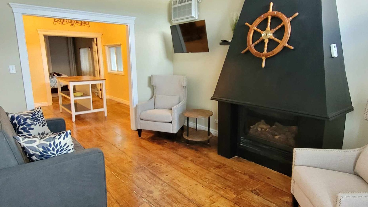 Photo of Livingroom in Port Colborne