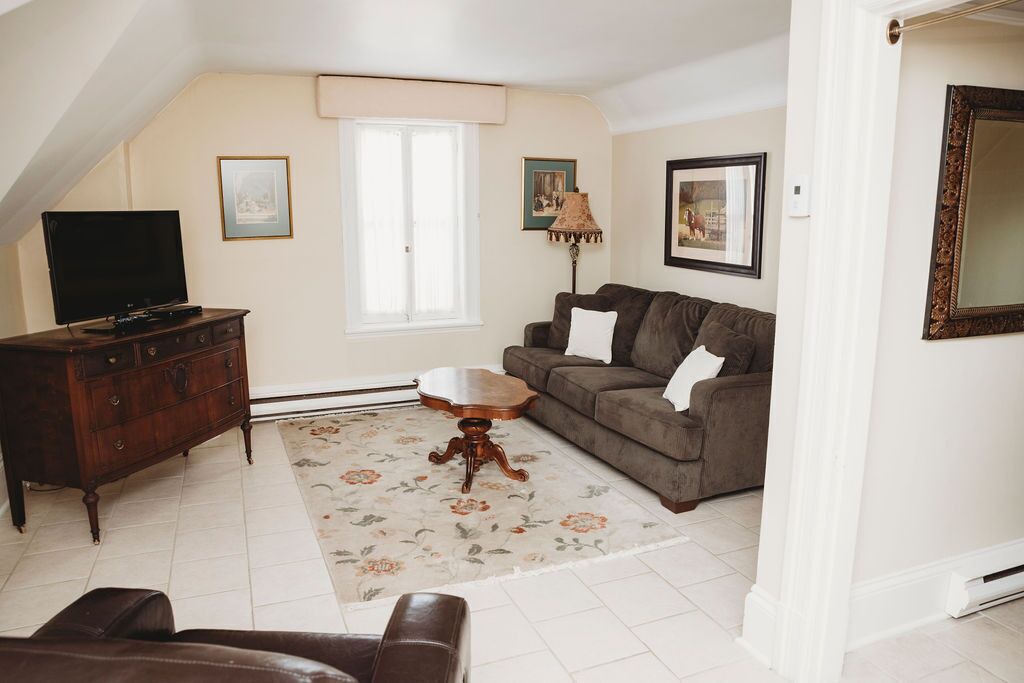 Photo of Livingroom in Pembroke