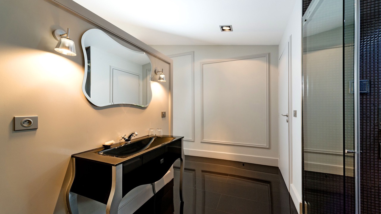 Photo of Bathroom in Moulon