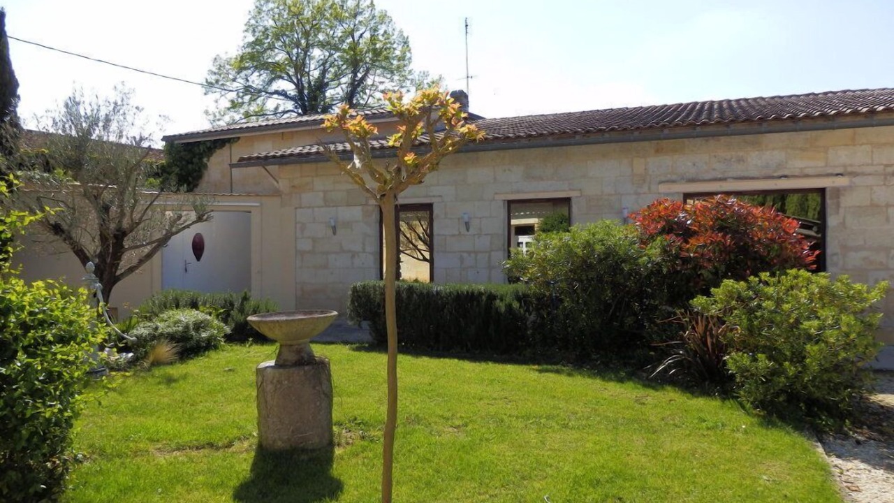 Photo of Outdoor in Moulon