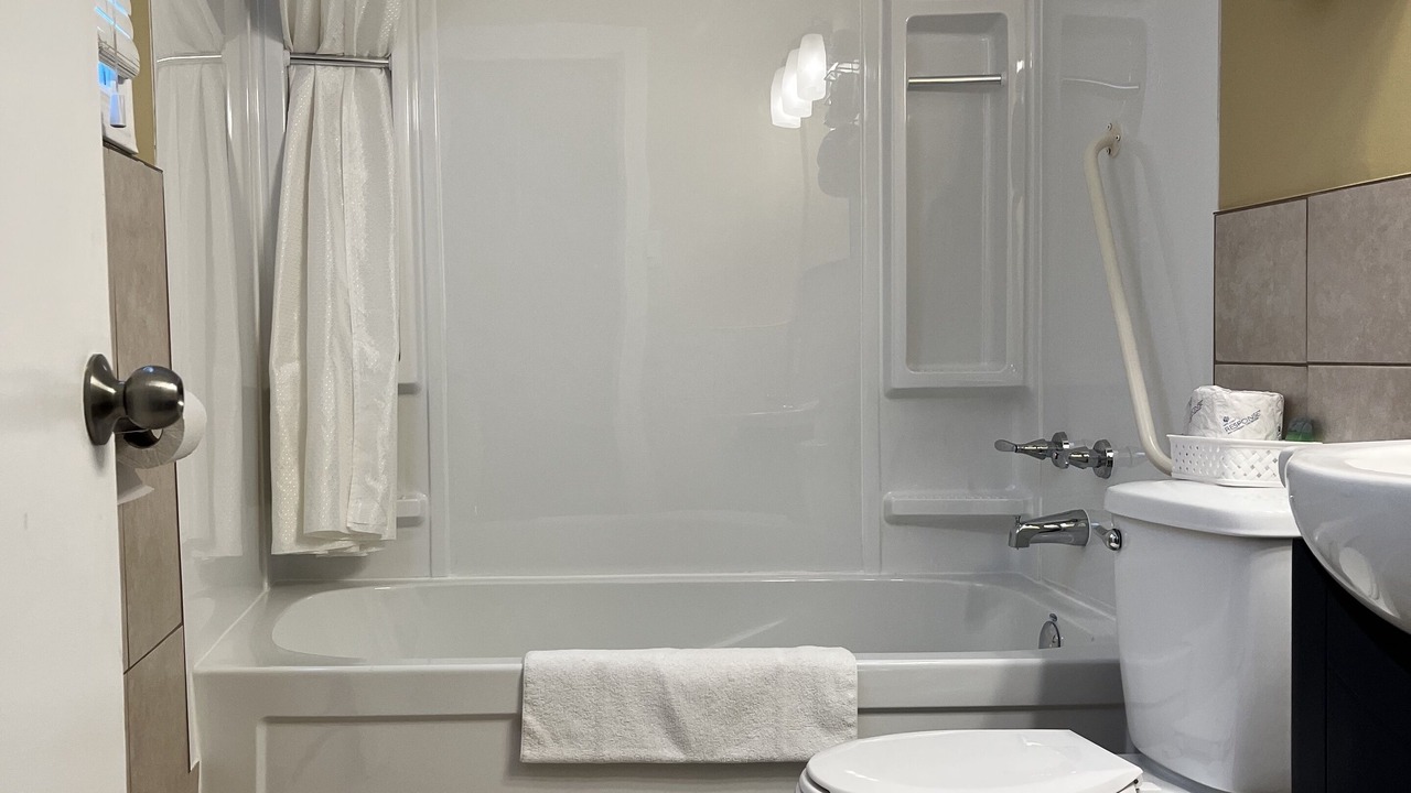 Photo of Bathroom in Laurentian Valley