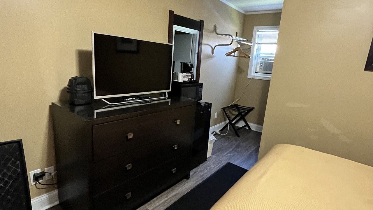 Photo of Bedroom in Laurentian Valley