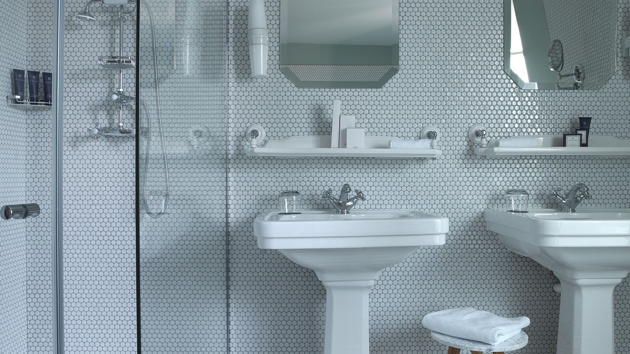 Photo of Bathroom in Quartier du Mail