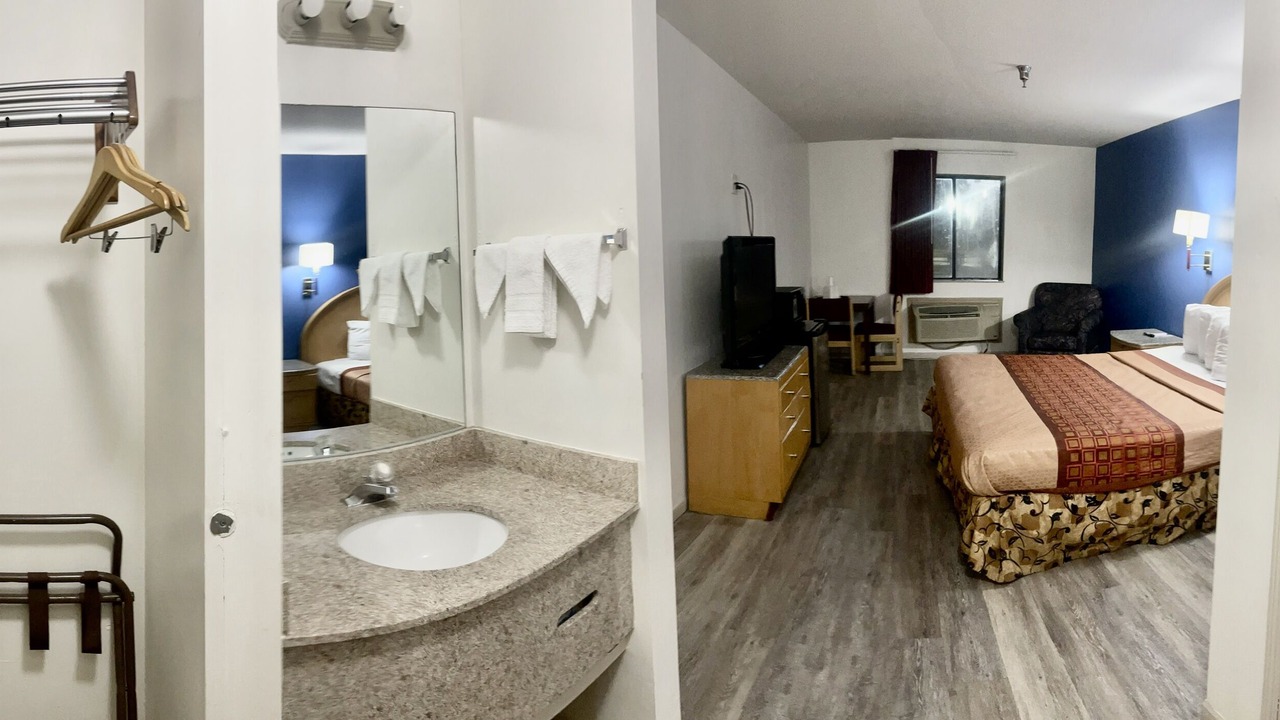 Photo of Bedroom in Junction City
