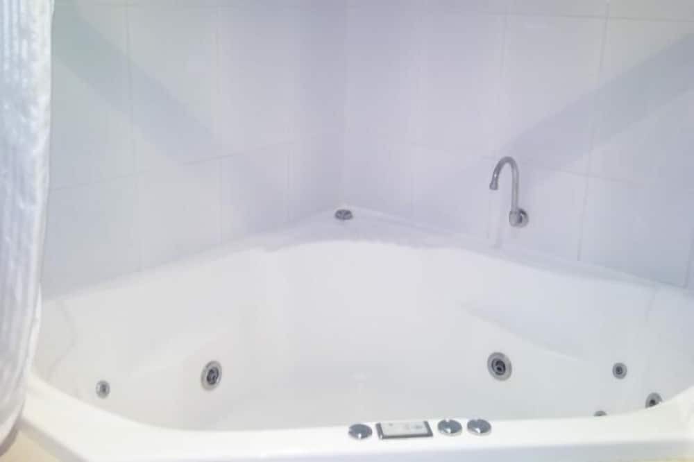 Photo of Bathroom in Flynns Beach