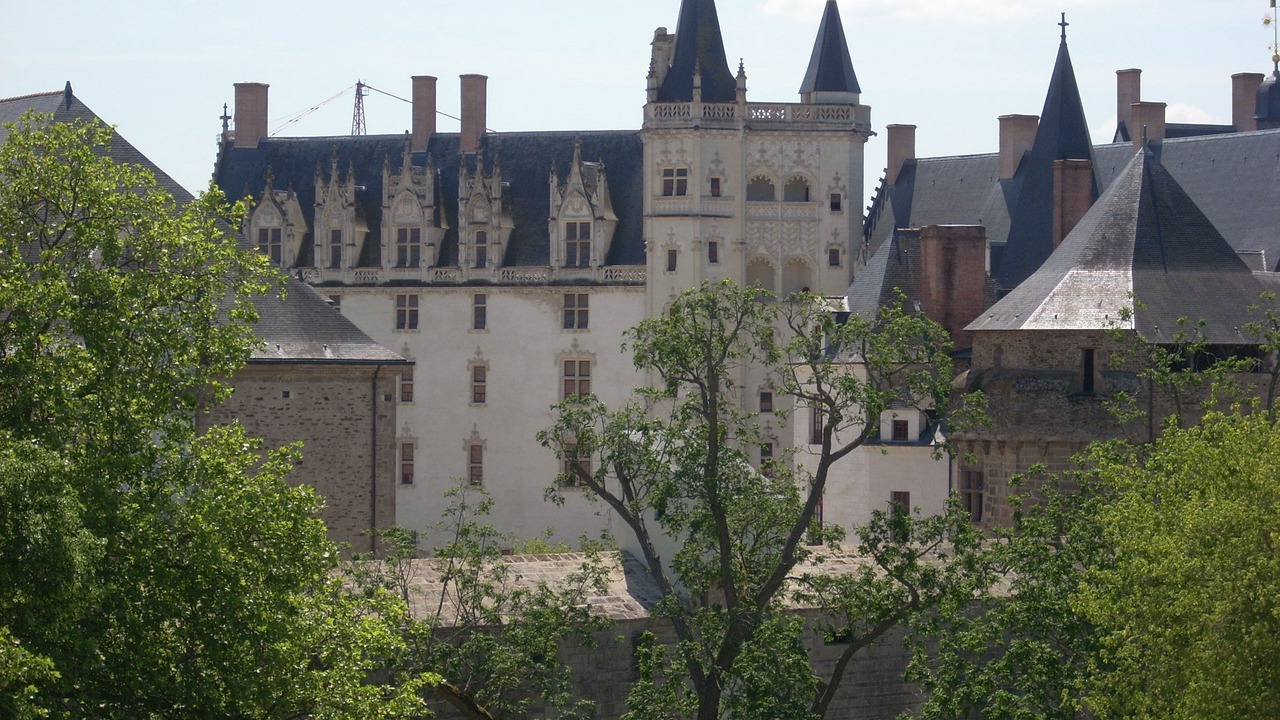 Photo of Buildings in Richebourg - Saint-Clement