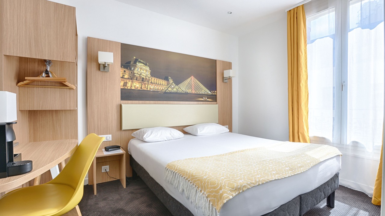 Photo of Bedroom in Prince–Marmottan