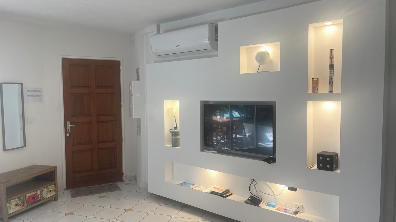 Photo of Outdoor in Oyster Pond