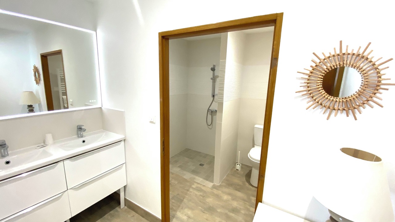 Photo of Bathroom in Cognac