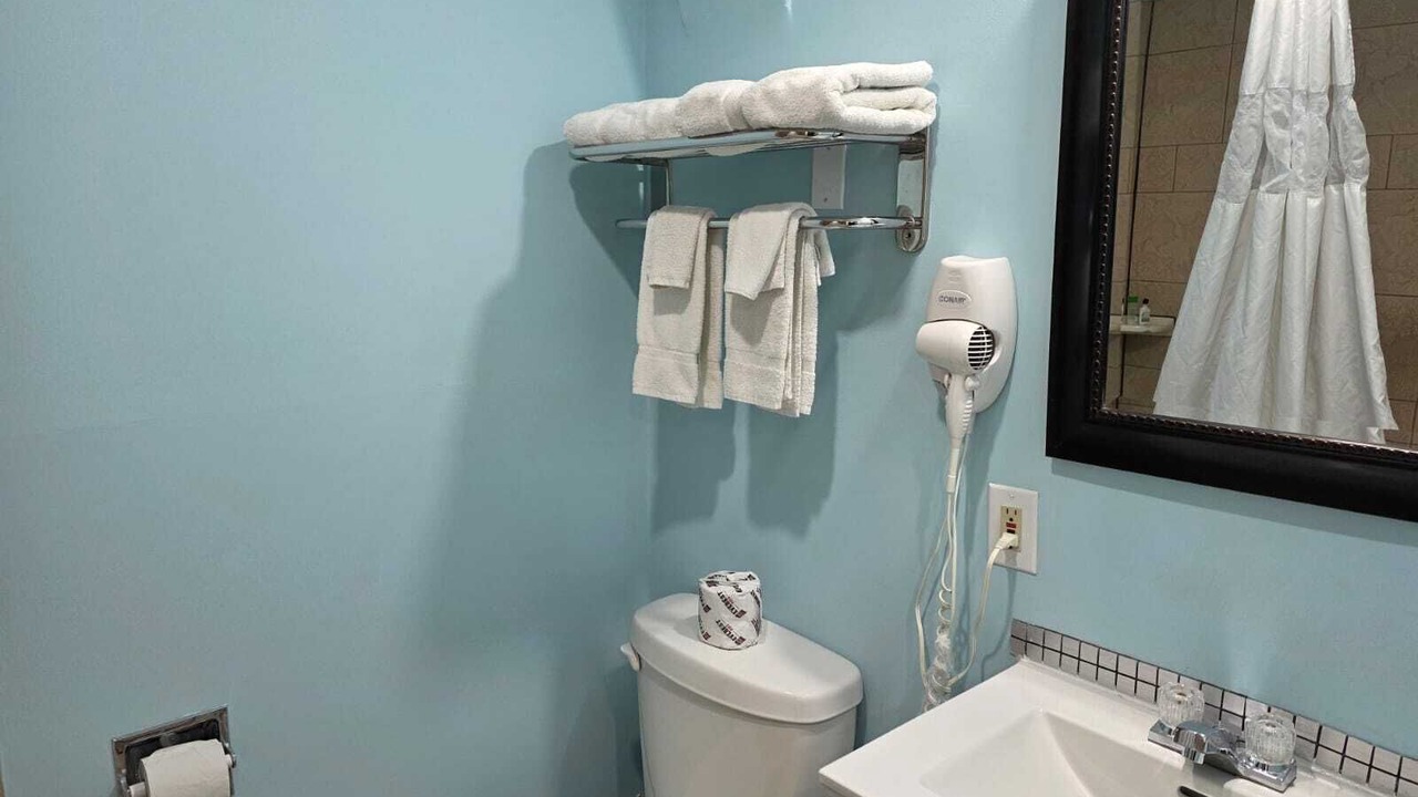 Photo of Bathroom in Kincardine