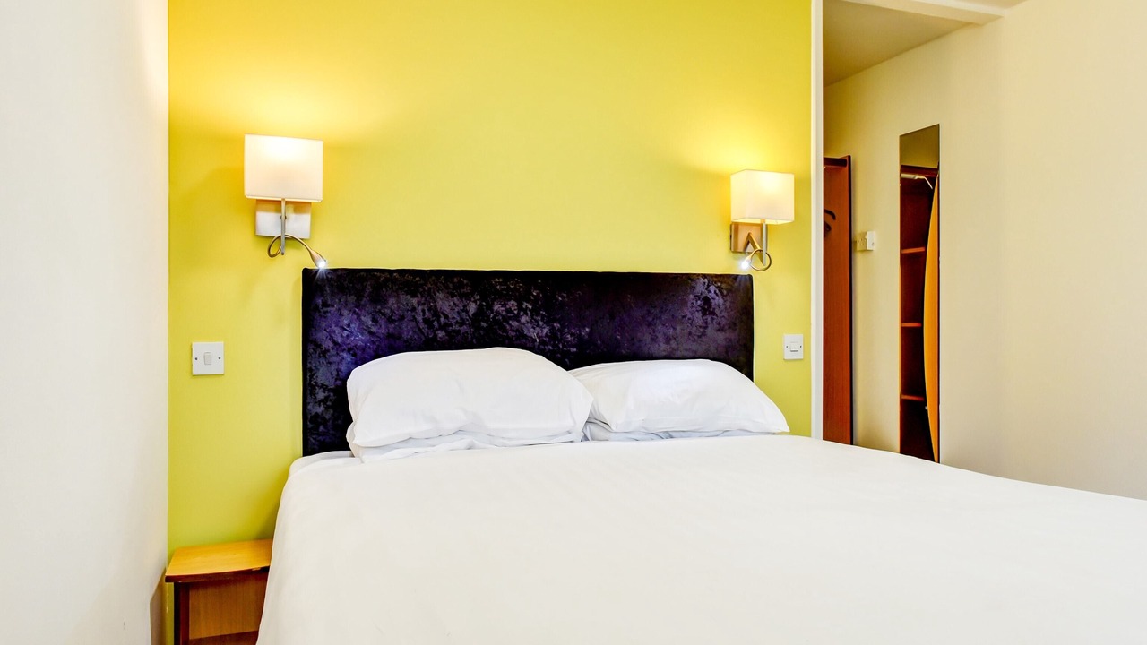 Photo of Bedroom in Moreton Morrell