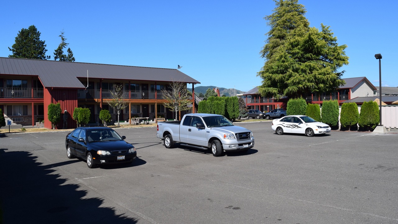 Photo of Others in Forks