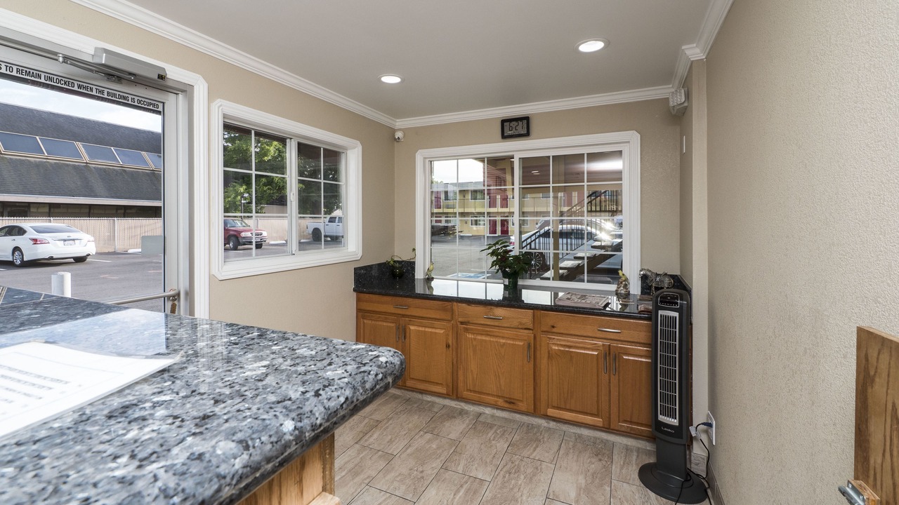 Photo of Livingroom in Southwestern Sacramento
