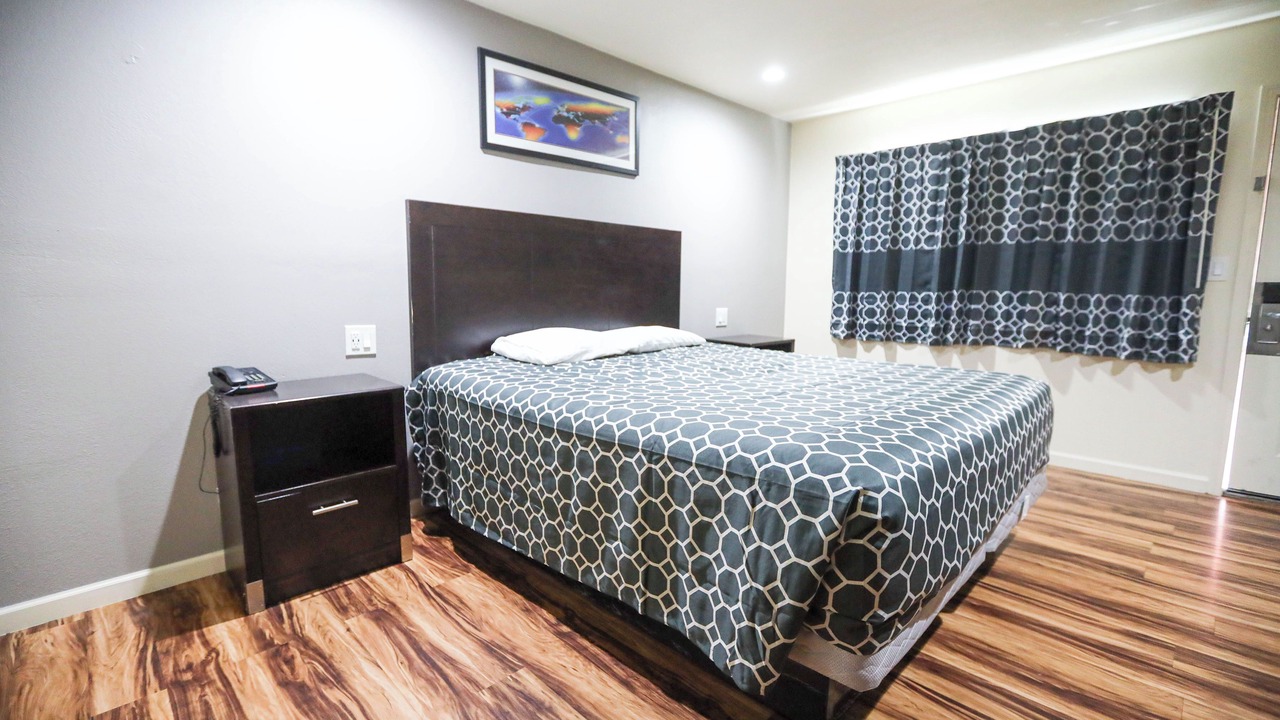 Photo of Bedroom in Southwestern Sacramento