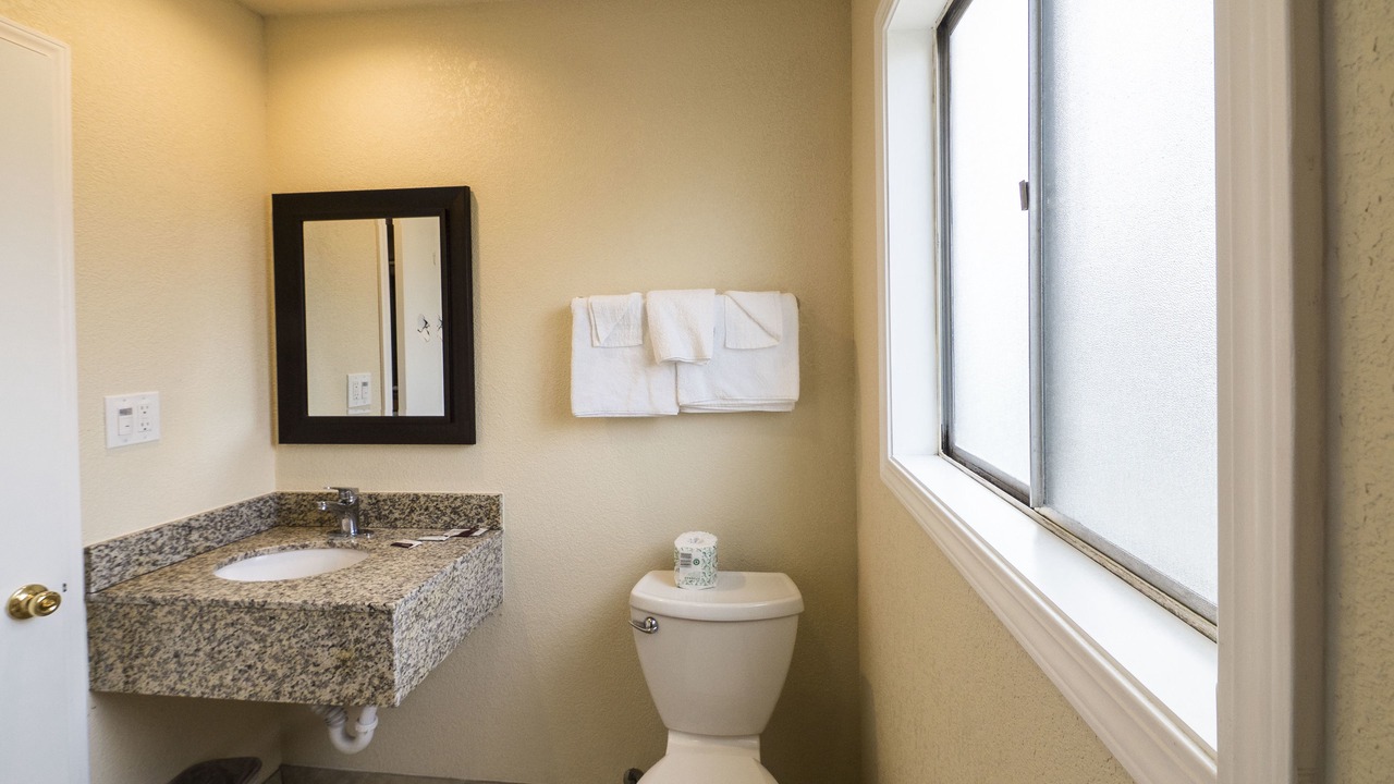 Photo of Bathroom in Southwestern Sacramento