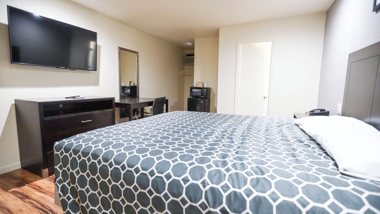 Photo of Bedroom in Southwestern Sacramento