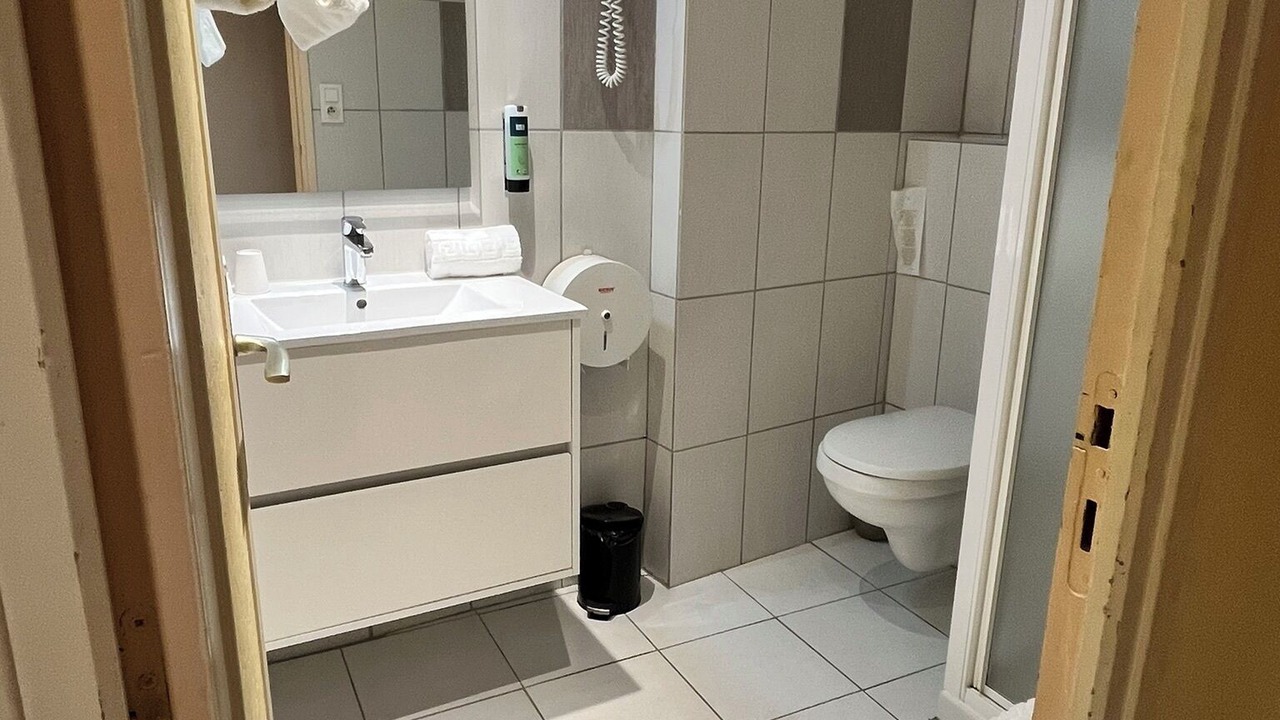 Photo of Bathroom in Limoux