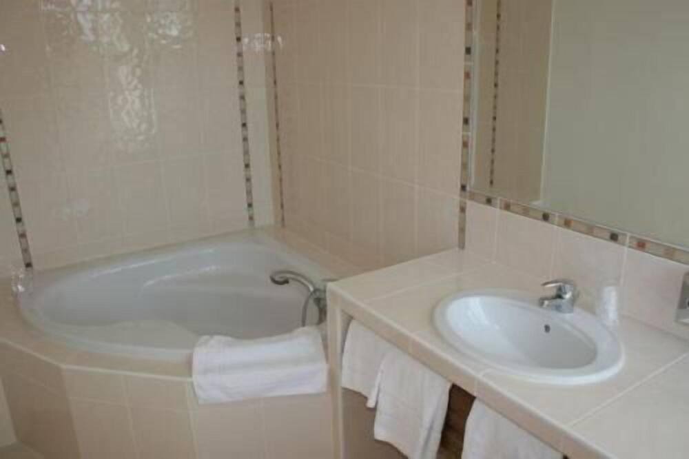 Photo of Bathroom in Les Riceys