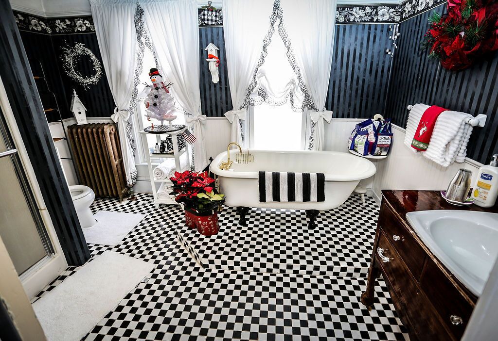 Photo of Bathroom in Lamar