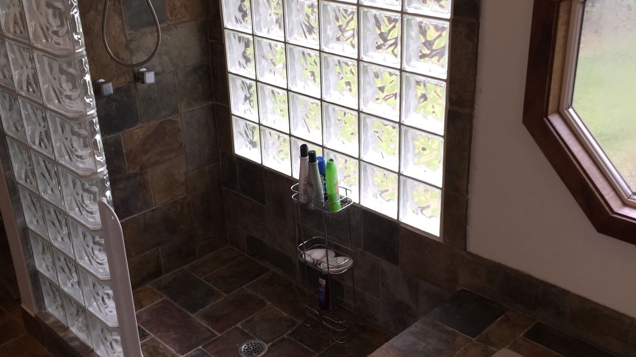 Photo of Bathroom in Volcano