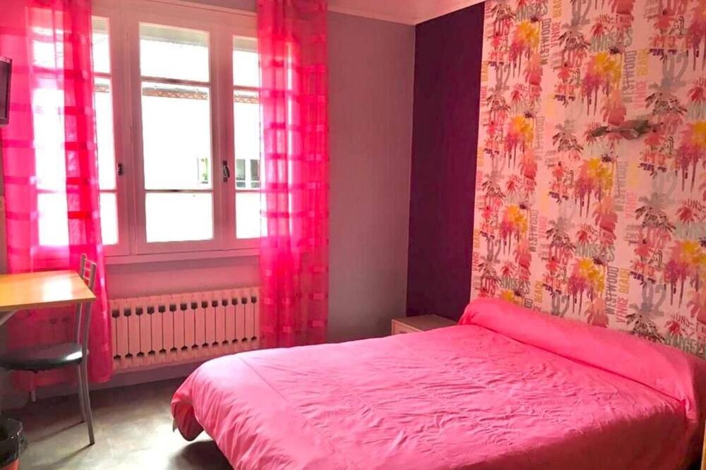 Photo of Bedroom in Estanove