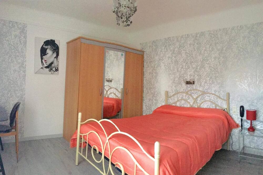 Photo of Bedroom in Estanove