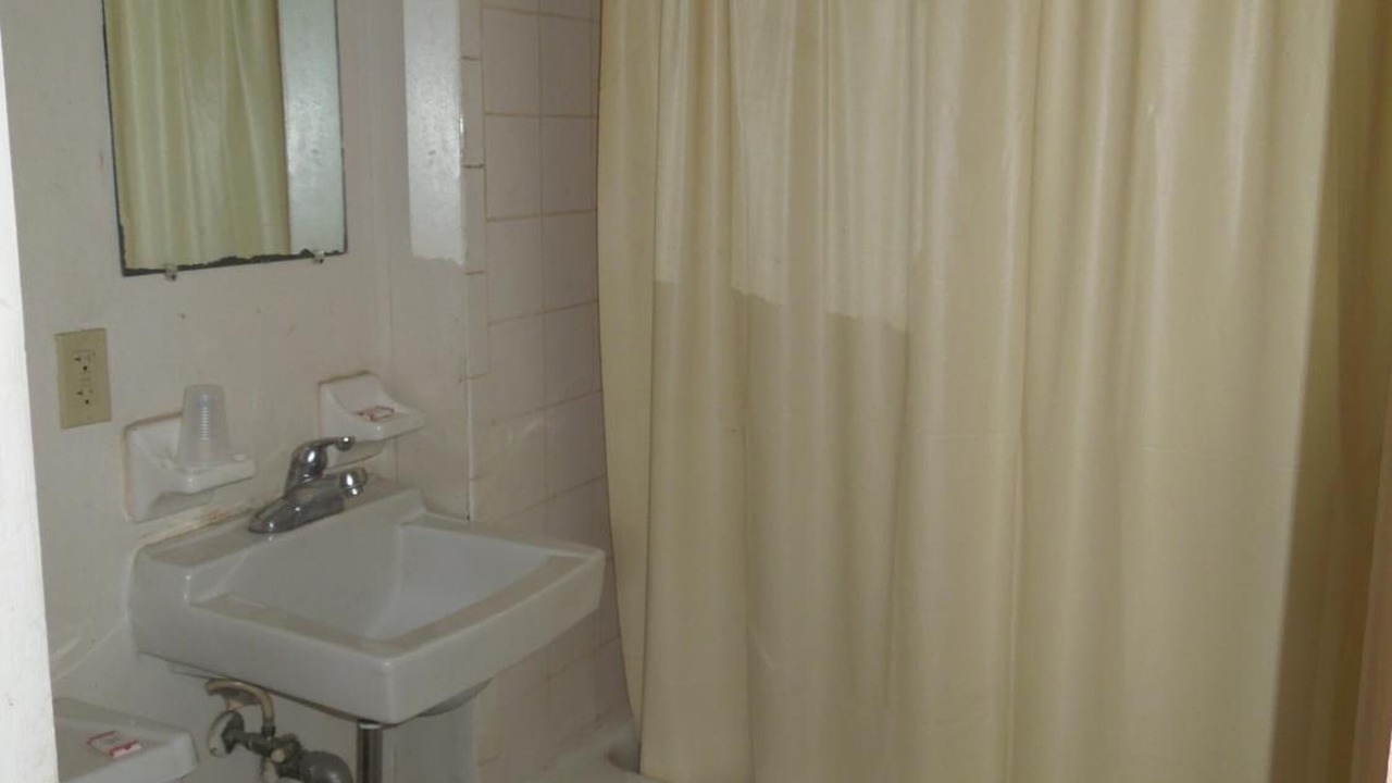 Photo of Others in Edison