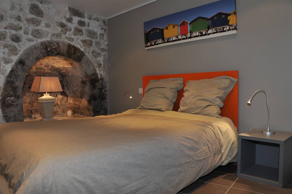 Photo of Bedroom in Belleville