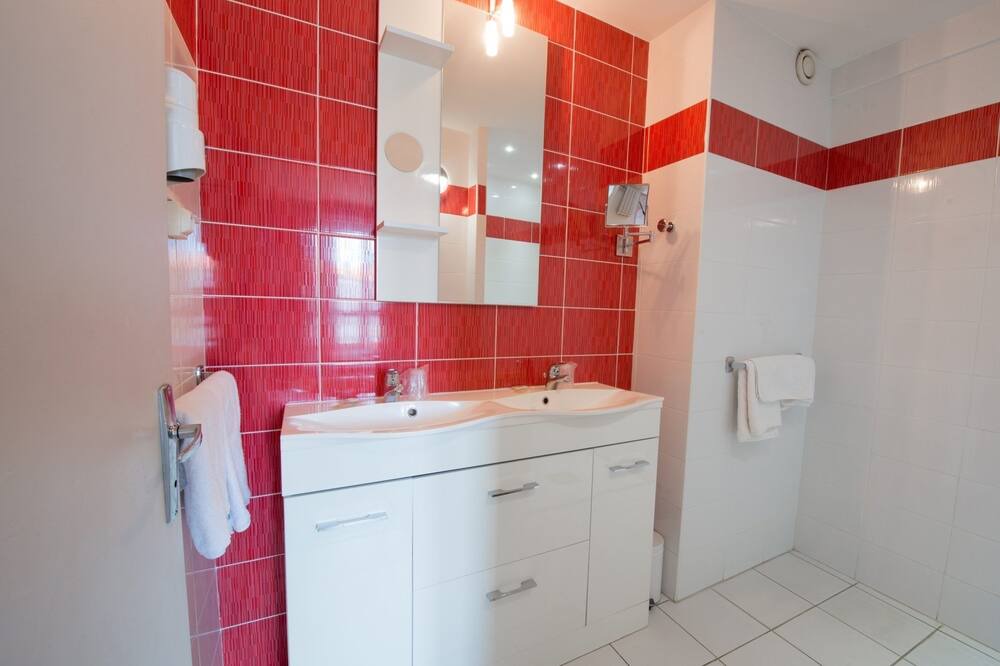 Photo of Bathroom in Marmande