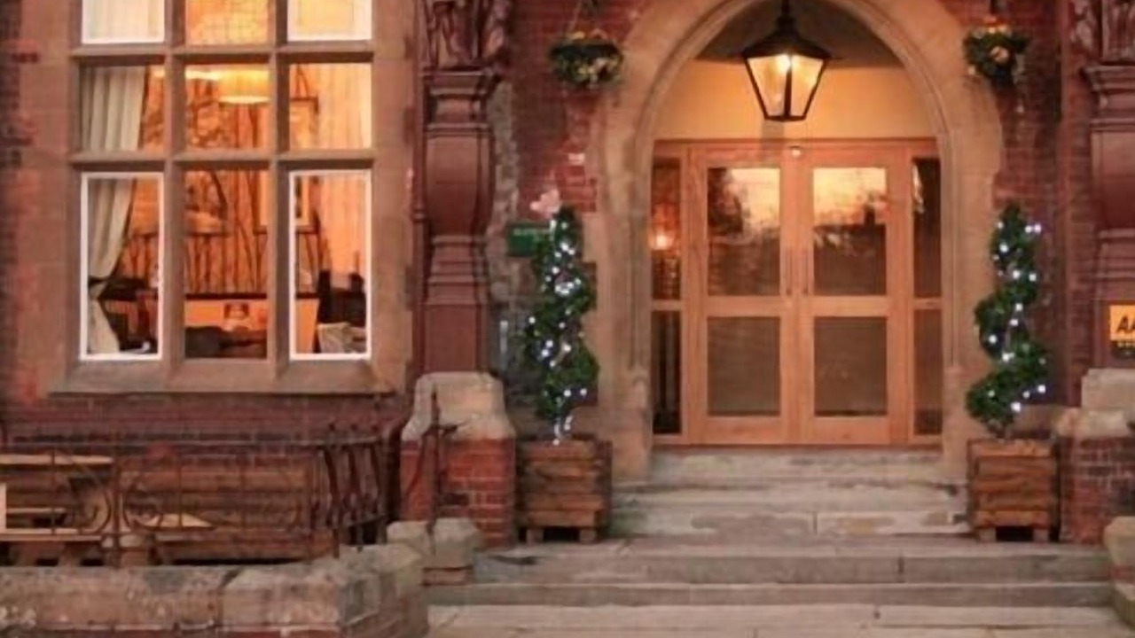 Photo of Buildings in Edwinstowe