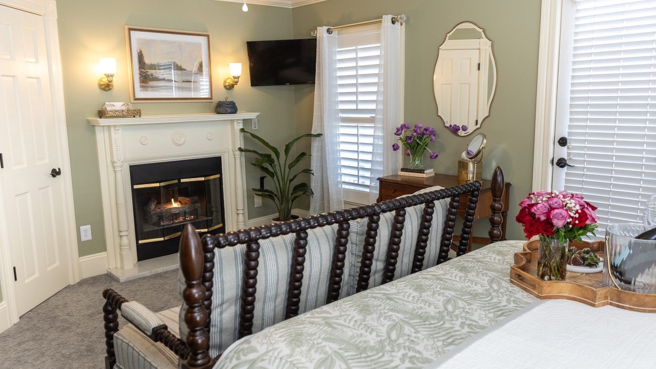Photo of Patio Balcony in Historic Downtown Manteo
