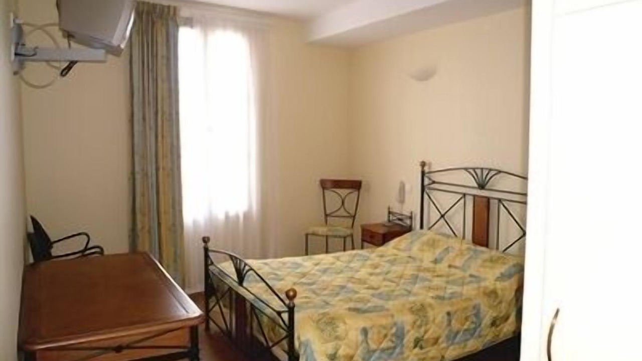 Photo of Bedroom in Salvagnac
