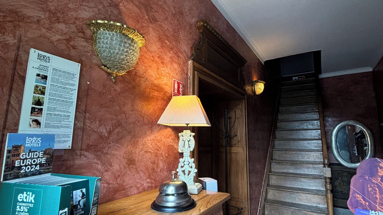 Photo of Others in Artres