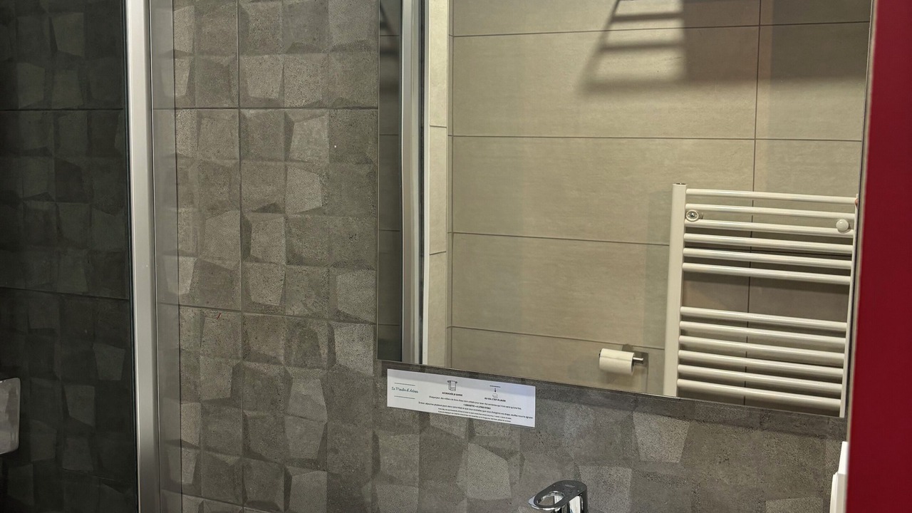 Photo of Others in Artres