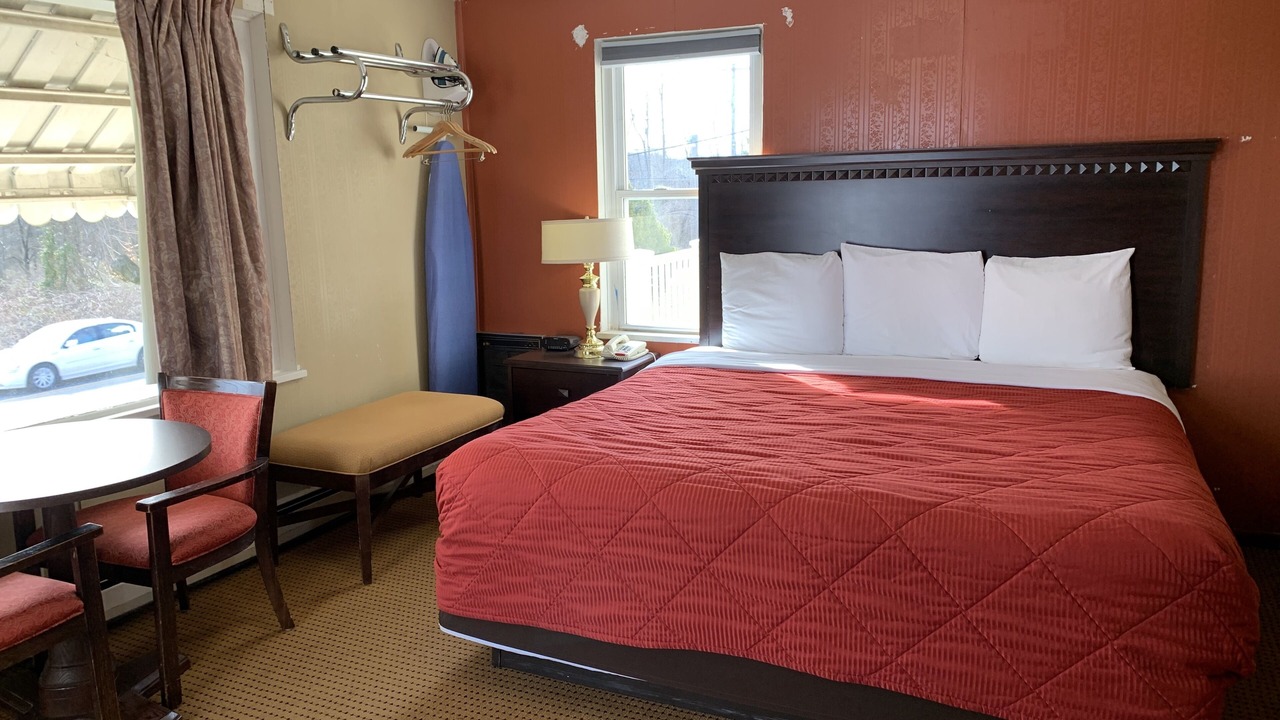 Photo of Bedroom in Rostraver