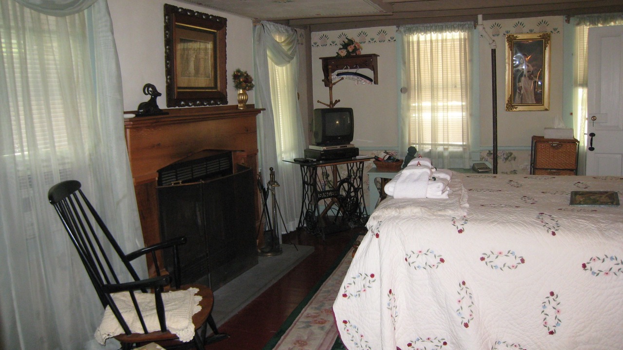 Photo of Bedroom in Poquetanuck