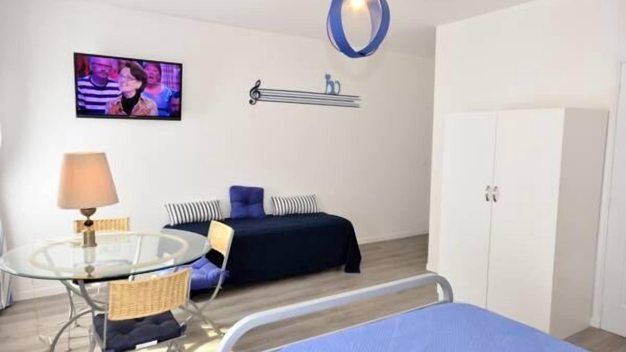Photo of Bedroom in Les Puces de Saint-Ouen