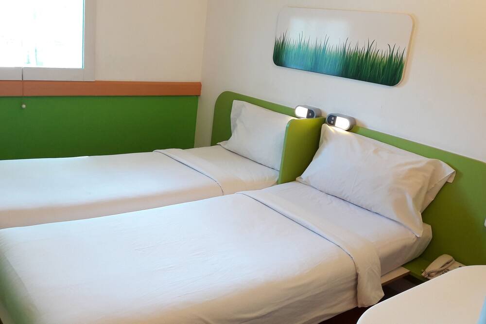 Photo of Bedroom in Biringkanya