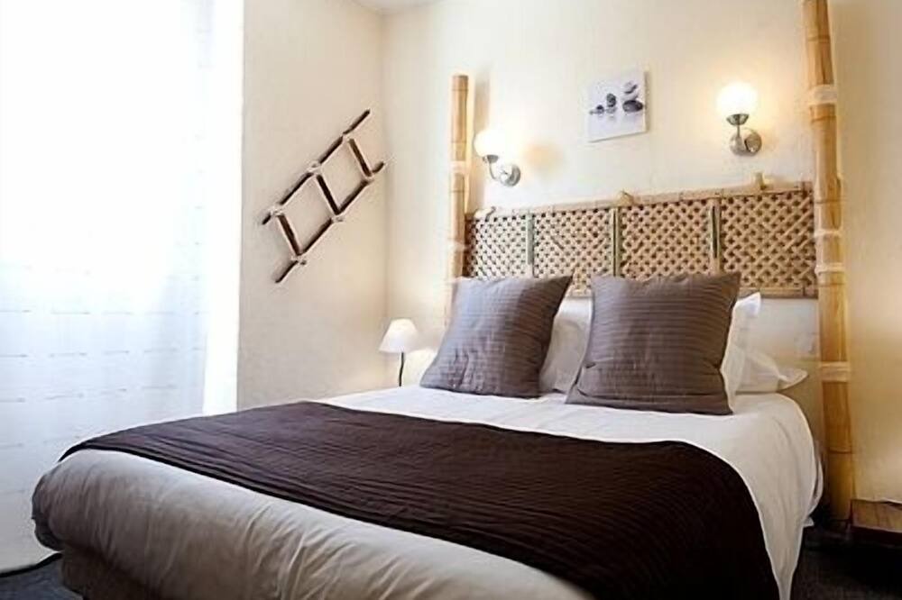 Photo of Bedroom in Vezenobres