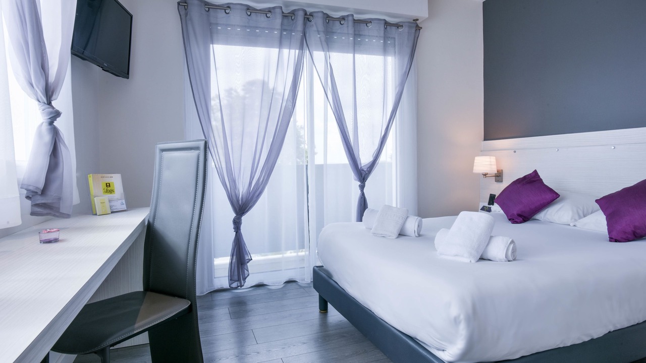 Photo of Bedroom in Saint-Lon-les-Mines