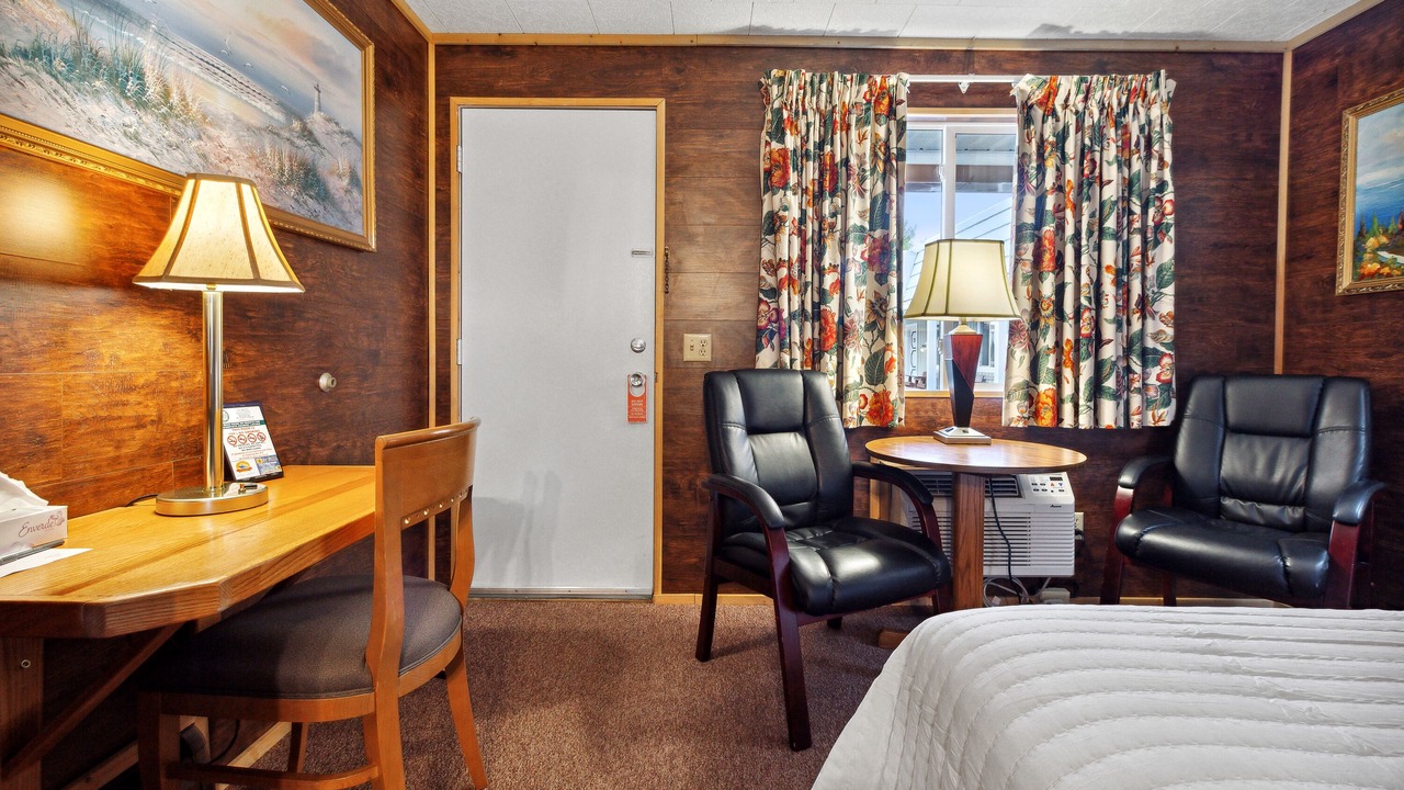 Photo of Bedroom in Mackinaw City
