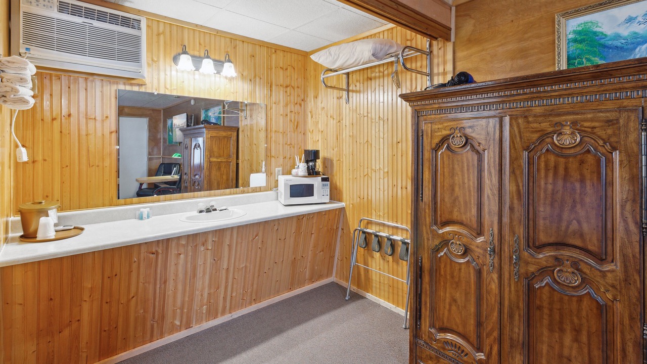 Photo of Bathroom in Mackinaw City