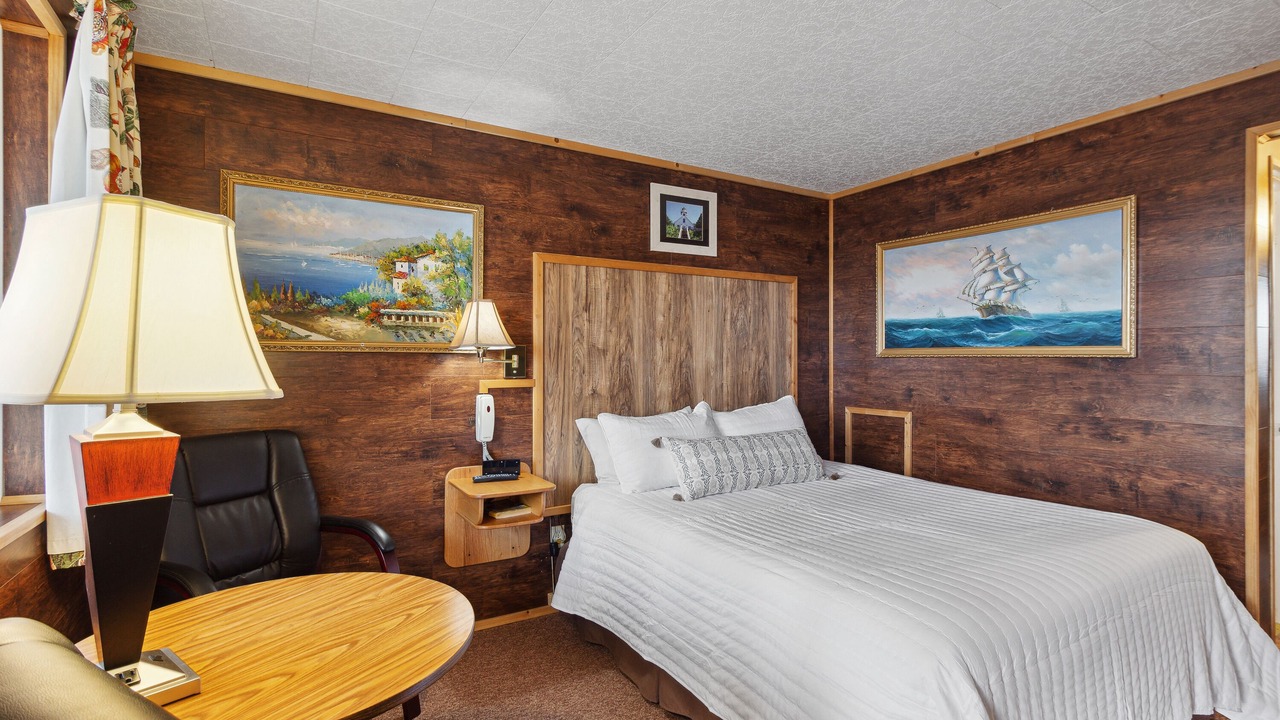 Photo of Bedroom in Mackinaw City