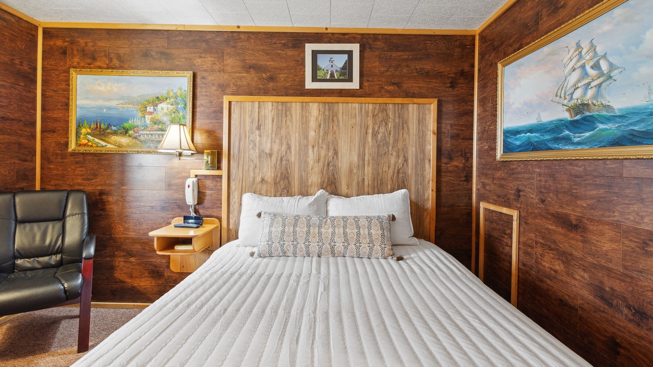 Photo of Bedroom in Mackinaw City