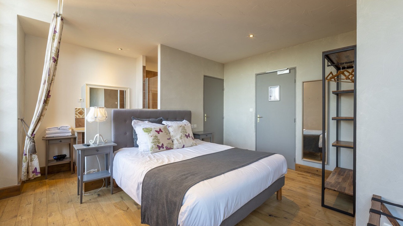 Photo of Bathroom in L'Honor-de-Cos