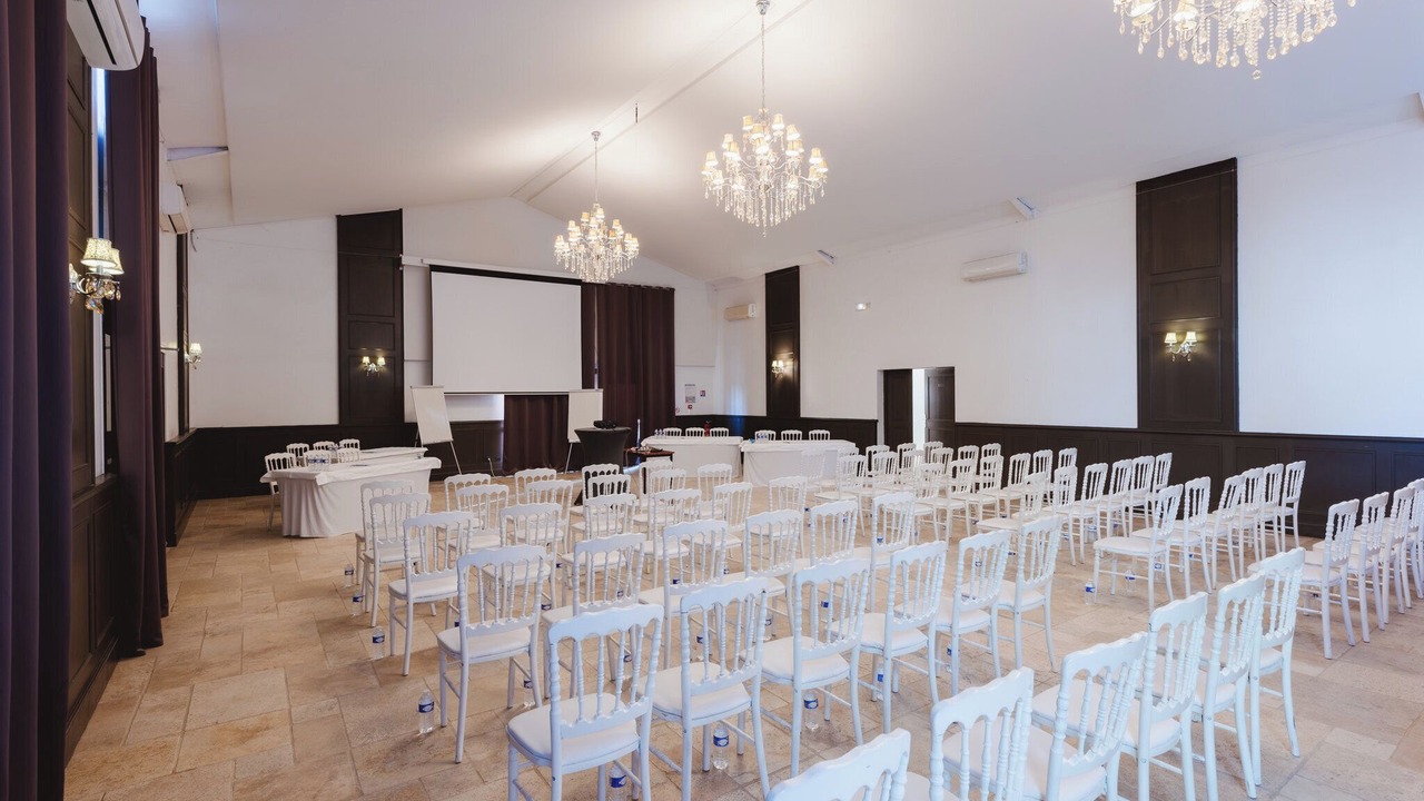 Photo of Others in L'Honor-de-Cos